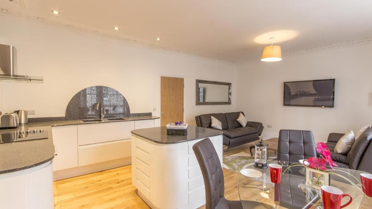 Captains Quarters 4 Apartment Плимът Екстериор снимка